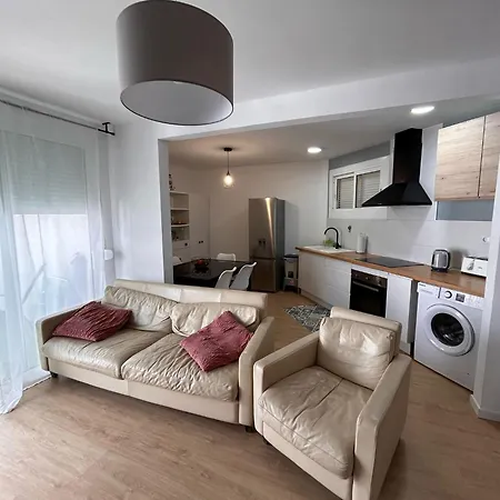 Apartment By The Sea In